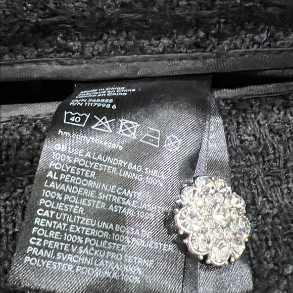 H&M lined boucle skirt with rhinestone buttons size 8 - Picture 4 of 4